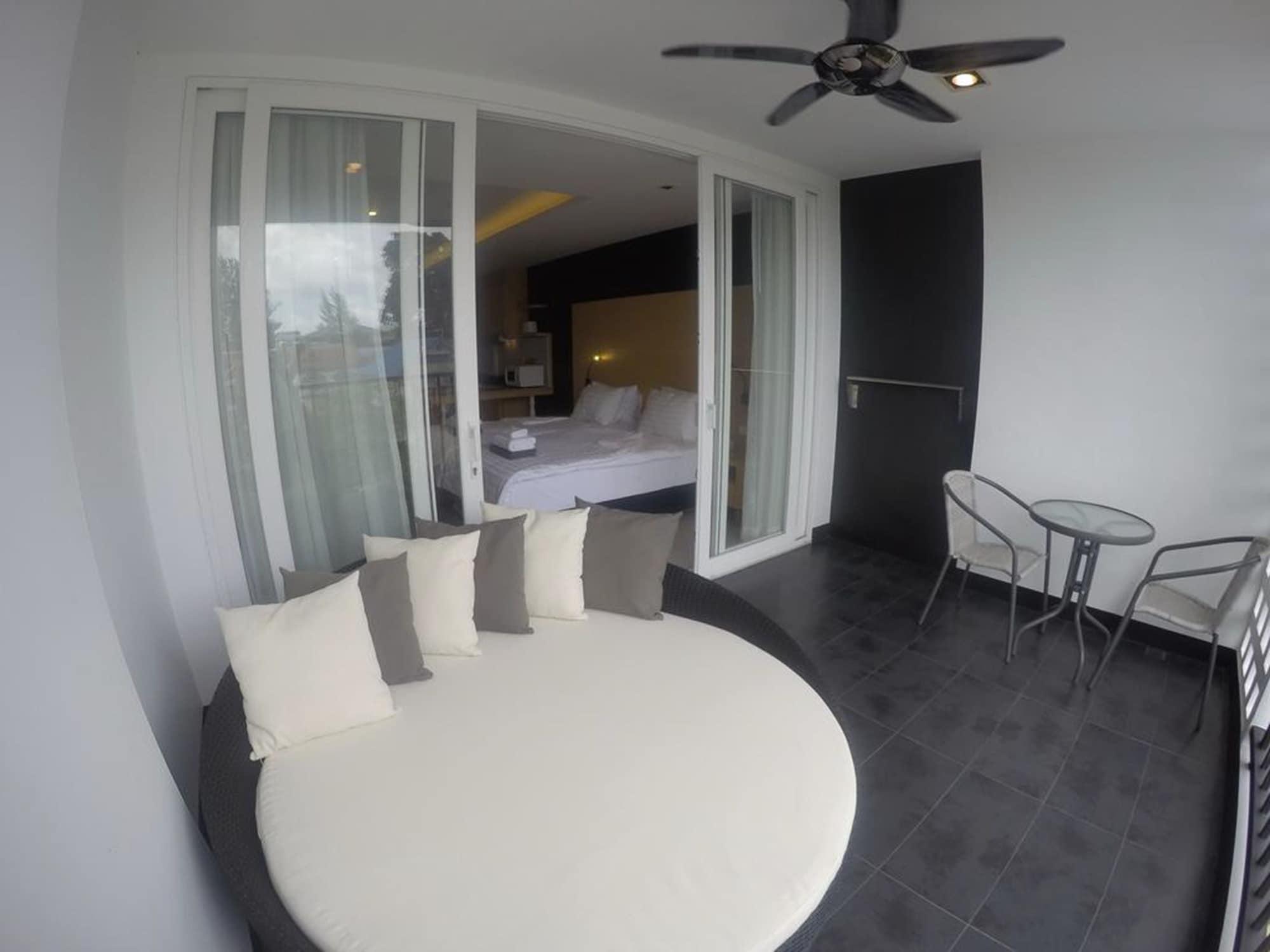 Vivace Hotel Kamala Beach Exterior photo